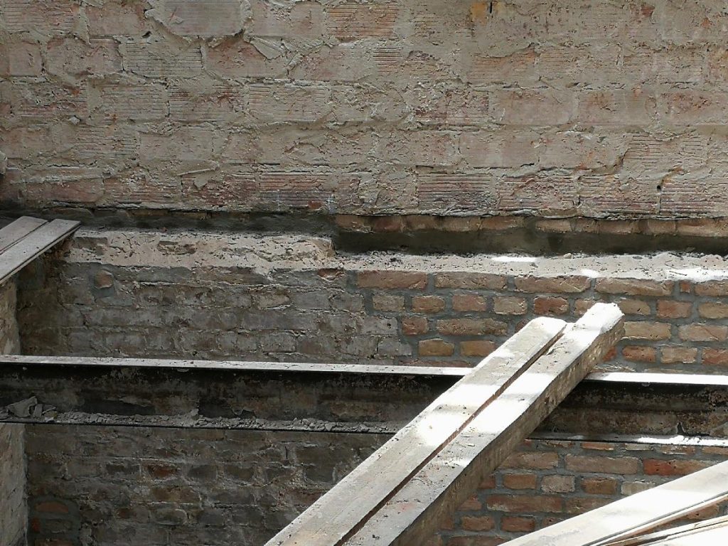 Prüfung von Architekturplänen durch einen Bausachverständigen
